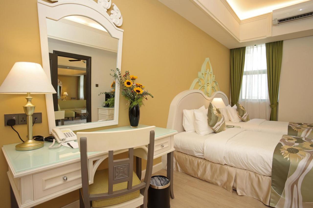 Himawari Hotel Apartments Phnom-Penh Buitenkant foto