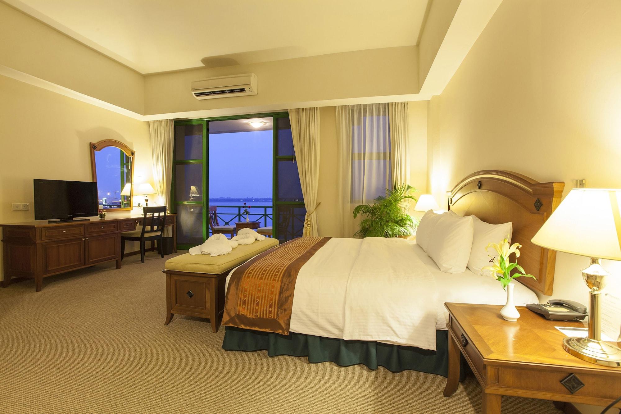 Himawari Hotel Apartments Phnom-Penh Buitenkant foto