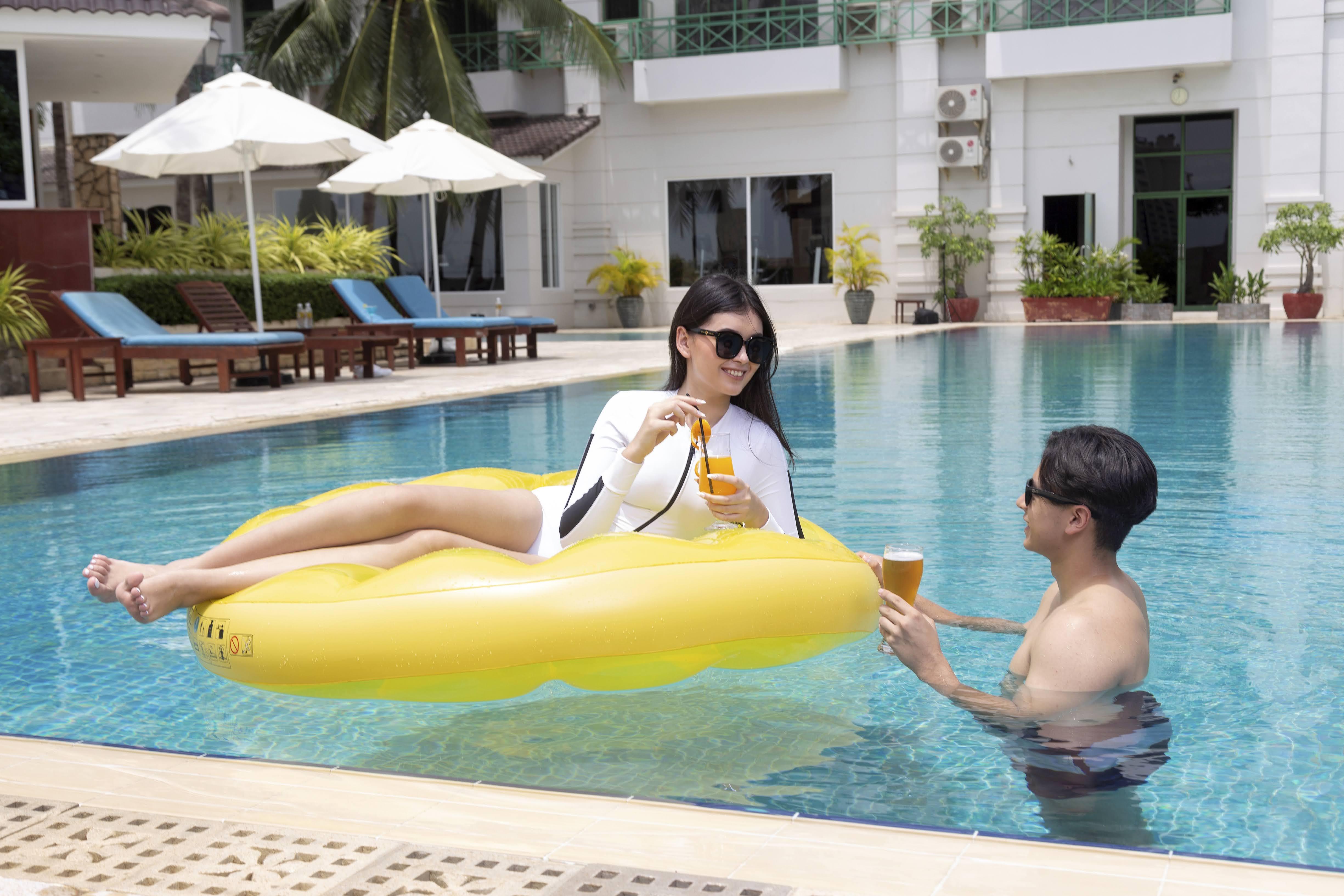 Himawari Hotel Apartments Phnom-Penh Buitenkant foto