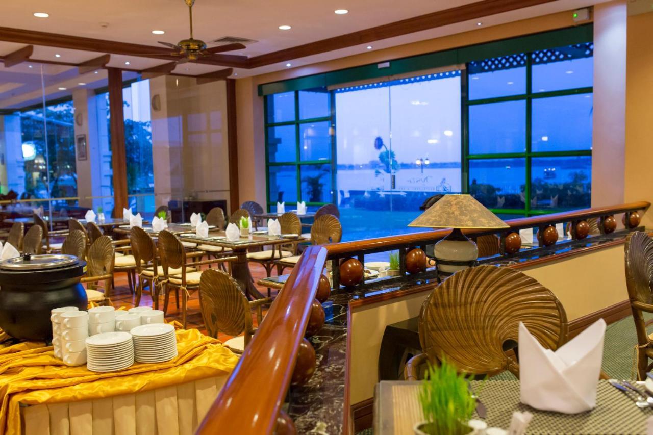 Himawari Hotel Apartments Phnom-Penh Buitenkant foto