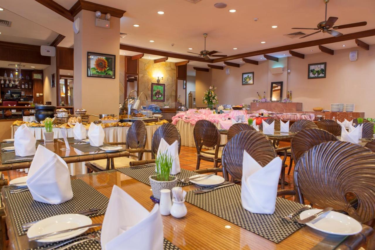 Himawari Hotel Apartments Phnom-Penh Buitenkant foto