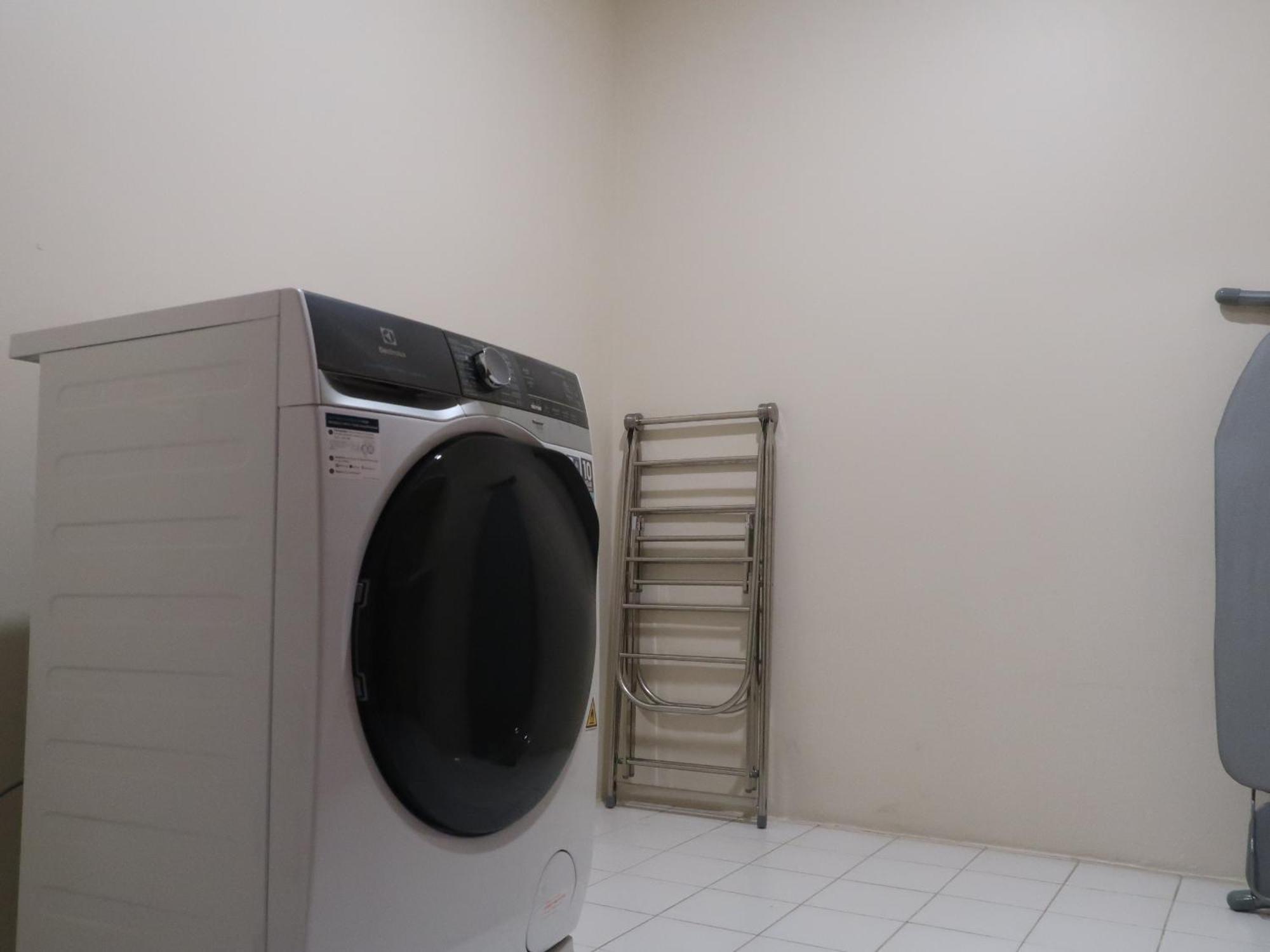 Himawari Hotel Apartments Phnom-Penh Buitenkant foto