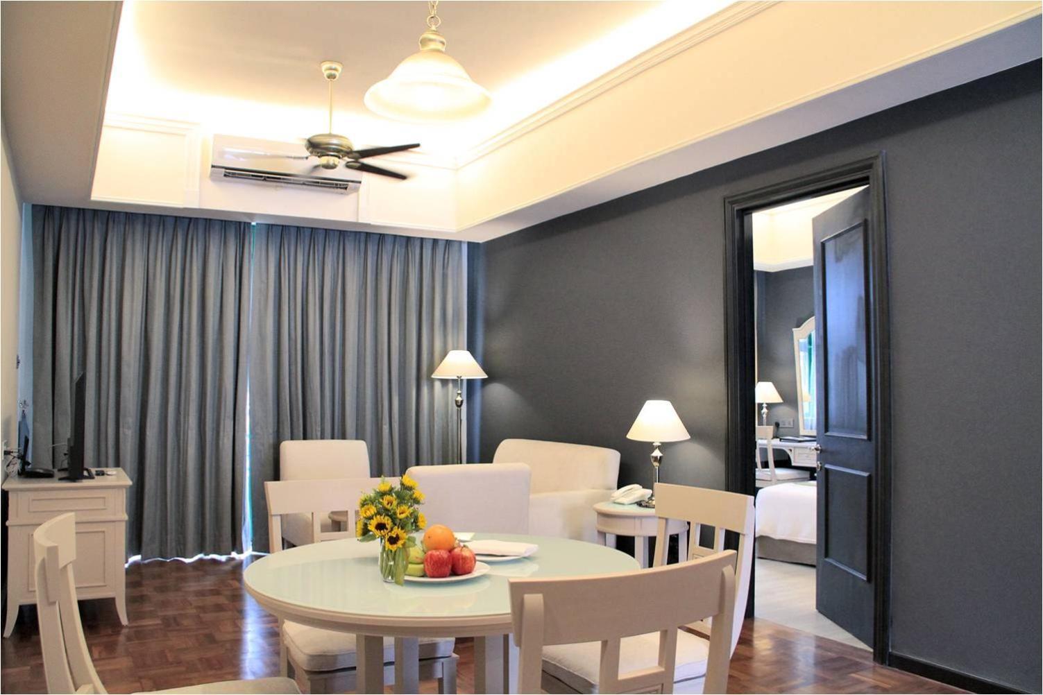 Himawari Hotel Apartments Phnom-Penh Buitenkant foto