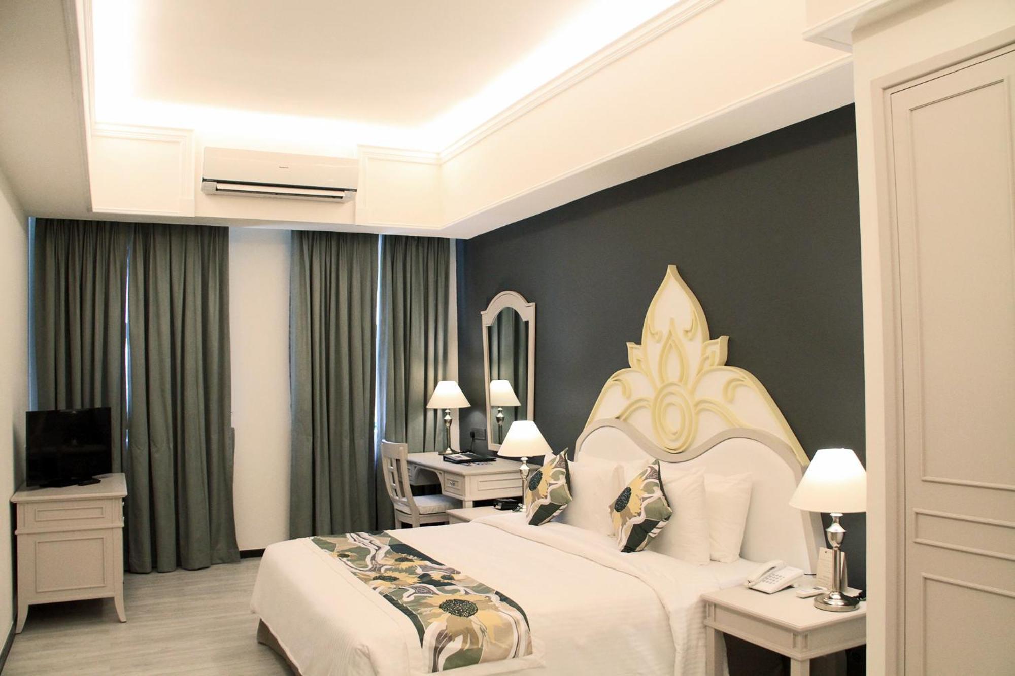 Himawari Hotel Apartments Phnom-Penh Buitenkant foto