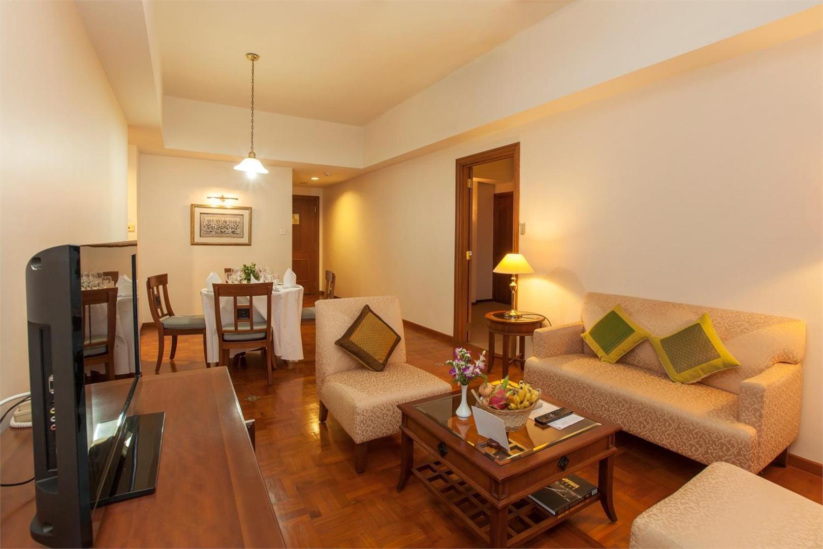 Himawari Hotel Apartments Phnom-Penh Buitenkant foto